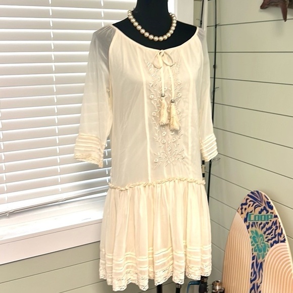 Anthropologie | Hazel Beige Embroidered Trim Poly Shift Dress ,EUC,Size Medium - Picture 5 of 13